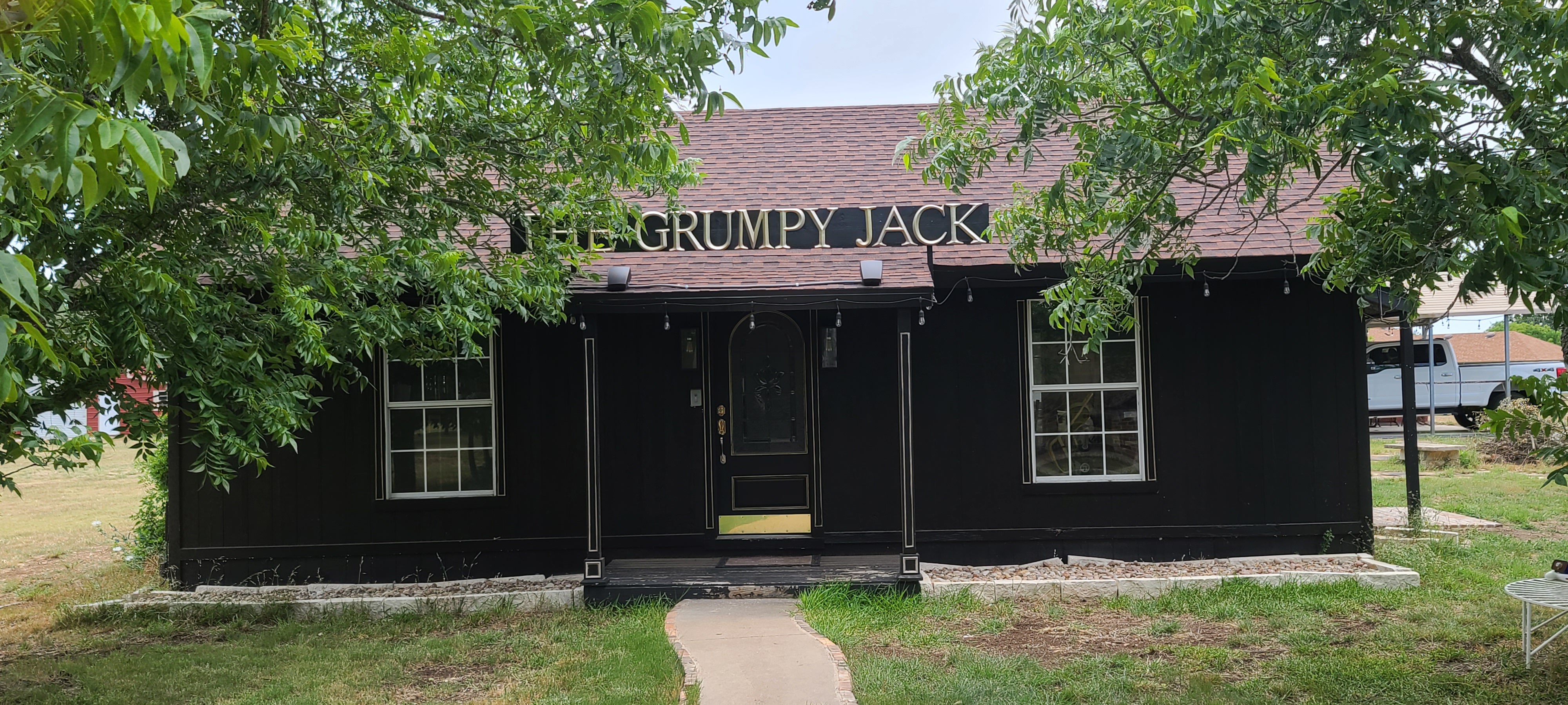 English Pub The Grumpy George opening on the Square this summer